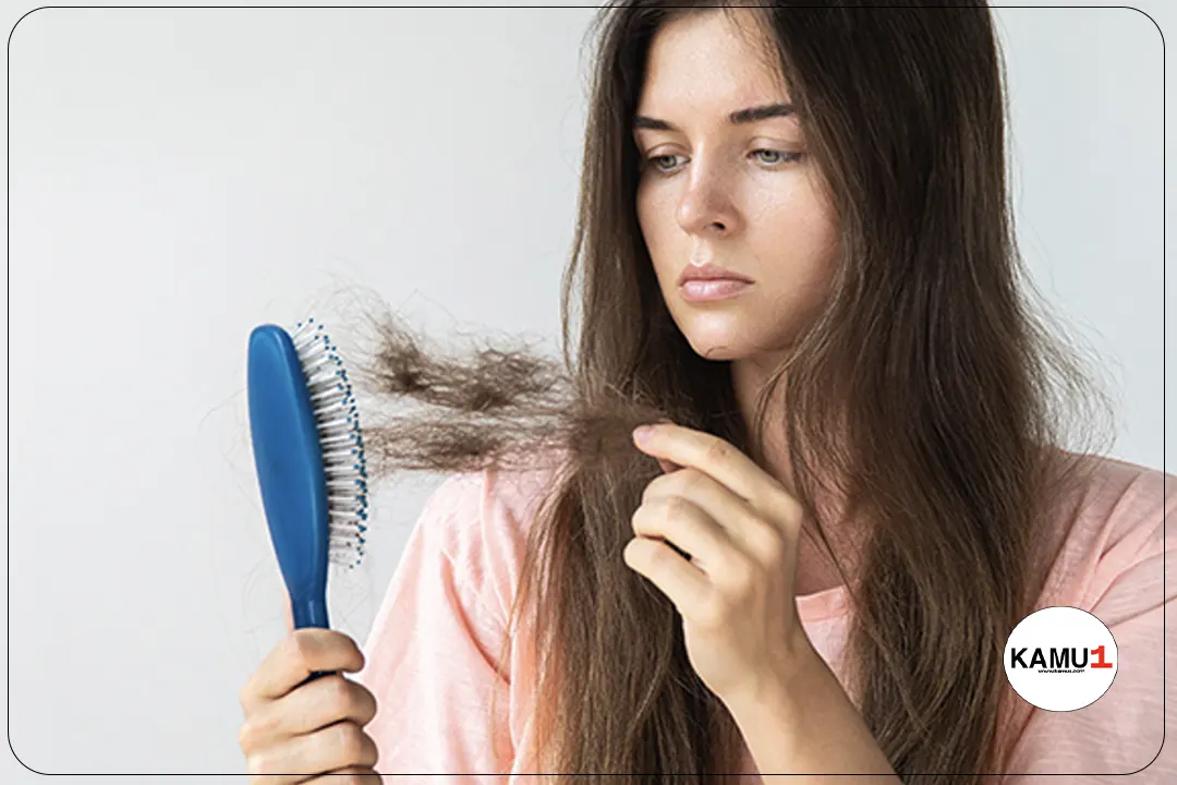 Saç dökülmesi birçok farklı nedene bağlı olarak ortaya çıkabilir. Bazı yaygın nedenler arasında genetik yatkınlık, hormonal değişiklikler, stres, yanlış beslenme, ilaç kullanımı, enfeksiyonlar, kemoterapi, saç şekillendirme ürünleri ve sıcaklıkları yer alır. Ayrıca, saç derisi hastalıkları, vitamin eksiklikleri ve tiroid sorunları da saç dökülmesine neden olabilir.