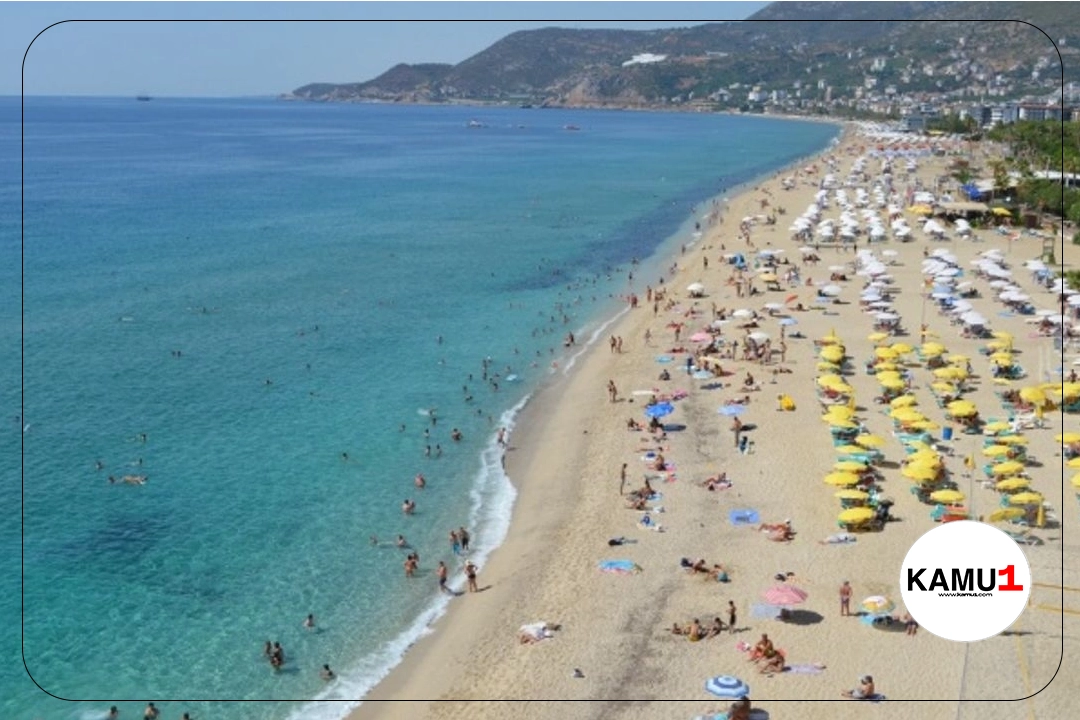 Antalya'nın gözde turizm merkezi Alanya'da, bu yıl 5 milyon turist sayısına ulaşılması hedefleniyor. Geçen yıl yaklaşık 4,5 milyon misafire ev sahipliği yapan Alanya'da turizmciler, sezonun uzaması ve tanıtım çalışmalarının sonucu turist sayısının 2024'te daha da artmasını bekliyor.